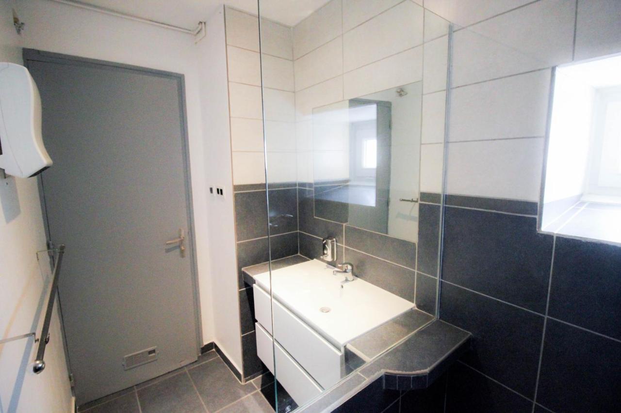 قرقشونه Appartement Calme Et Spacieux, Cite Et Ville A Pied, Wifi, 2 Chambres, 3 Lits المظهر الخارجي الصورة