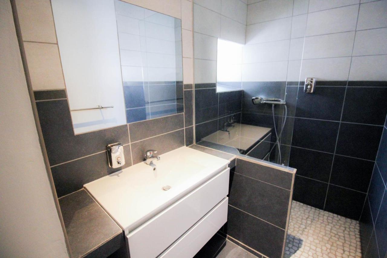 قرقشونه Appartement Calme Et Spacieux, Cite Et Ville A Pied, Wifi, 2 Chambres, 3 Lits المظهر الخارجي الصورة